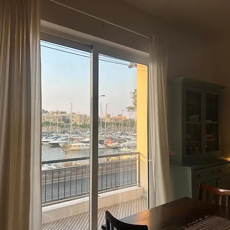 Harbour Of Colours Pietà